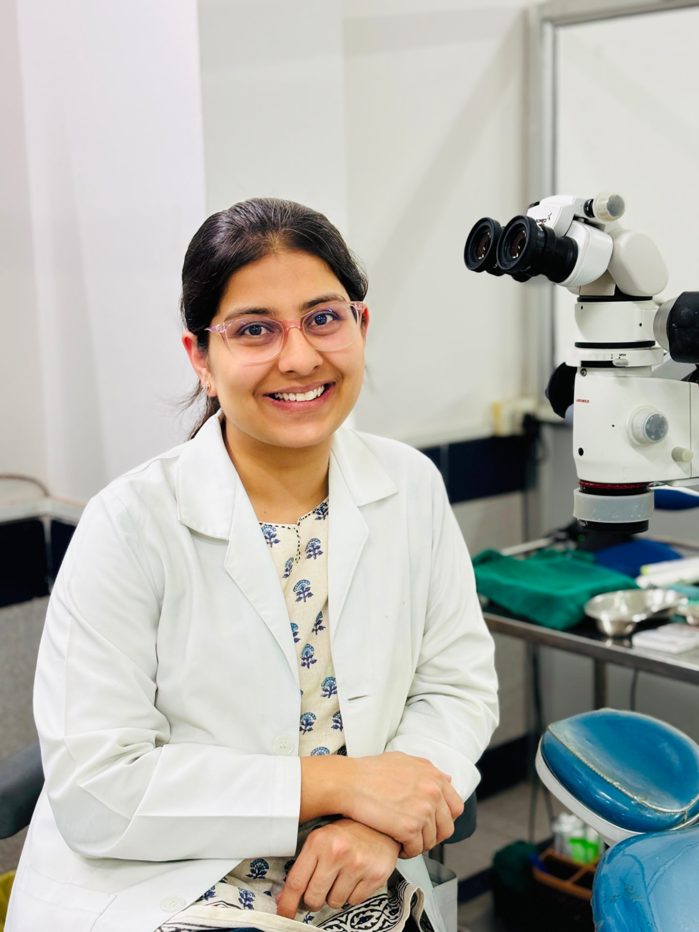 Dr. Khushbu Aggrohiya, MDS- Micro Endodontist | Cosmetic Dentist | Dental Educator at SHIVAAY DENTAL CLINIC Gurugram